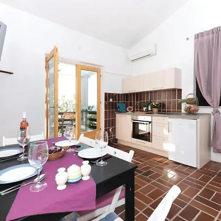 Cozy In With Kitchen Holiday home