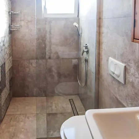 Casa vacanze Cozy In With Kitchen