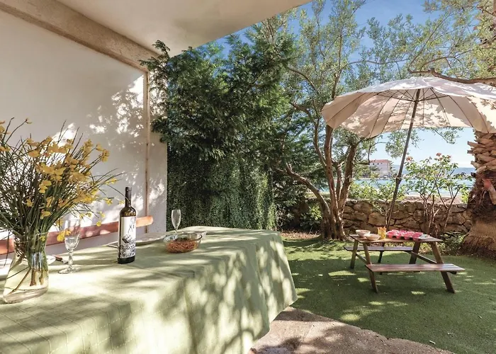 בית נופש Cozy In With Kitchen שיבניק