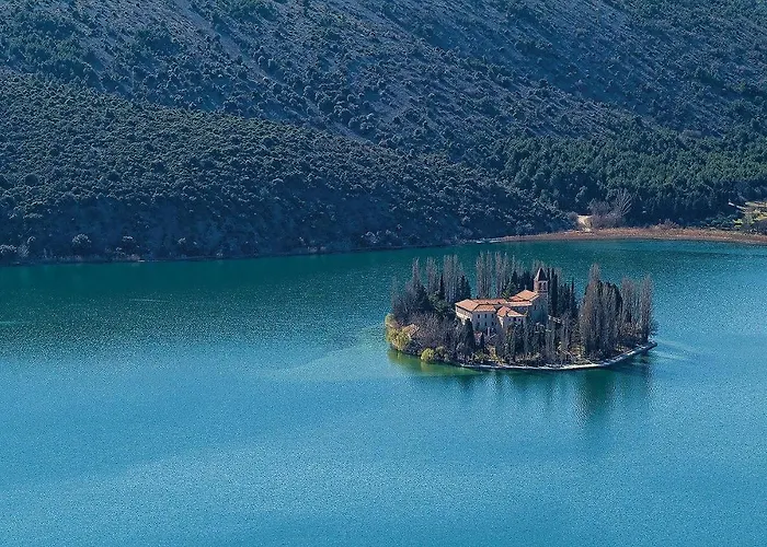 Semesterbostad Cozy In With Kitchen Šibenik